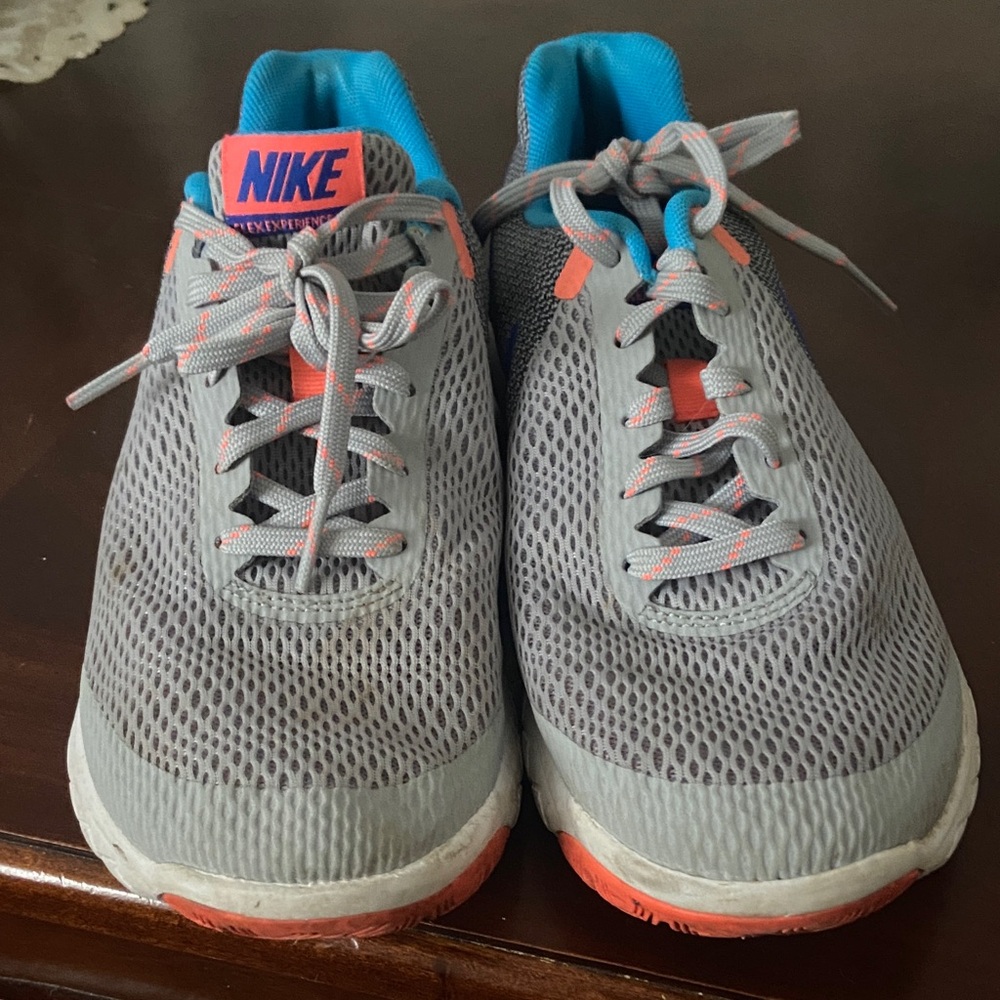 Nike Flex Experience RN 5 Running Shoes Womens Size 9